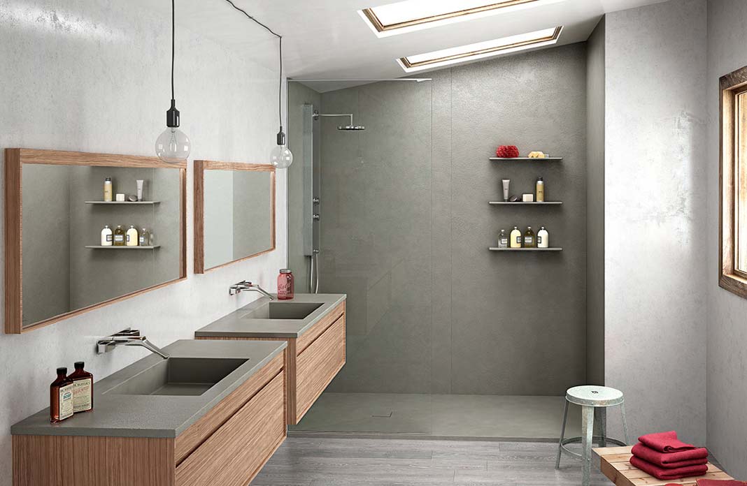 salle de bains avec panneaux de douche assortis au meuble