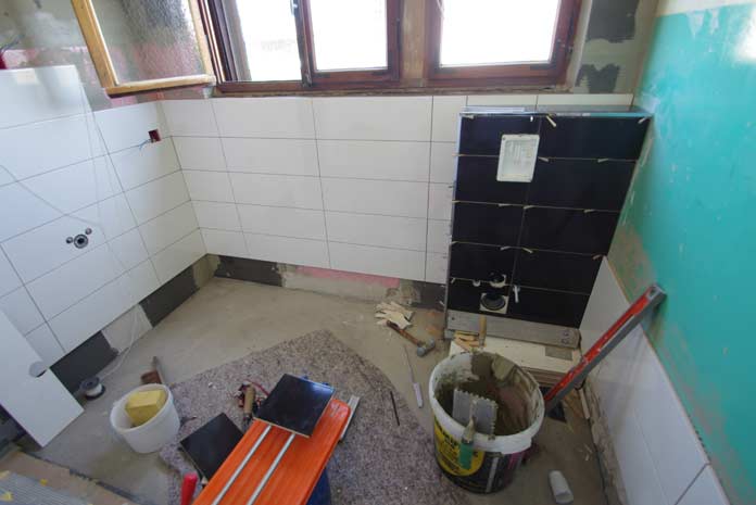 Une salle de bains en cours de réalisation