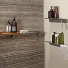 gros plan sur les panneaux d'haibllage de la salle de bain Panolux de Jacob Delafon