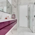salle de bain en marbre blanc meuble