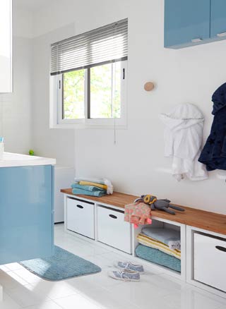 salle de bains leroy merlin avec un banc pour les enfants