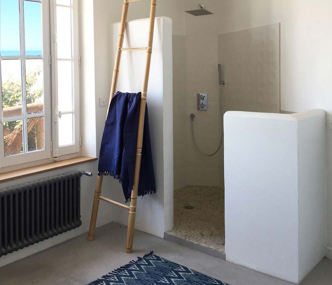 cabine de douche maçonnée, style marocain