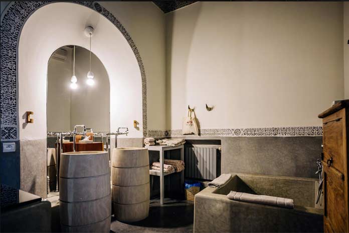 Salle de bains de style marocain