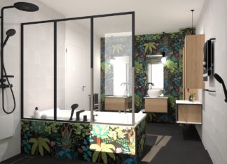 Salle de bains avec carrelage motif jungle et paroi de douche verrière