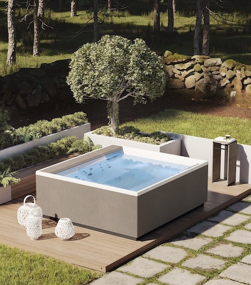 spa dans un jardin