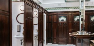 Intérieur des lavatory de la Madeleine à Paris