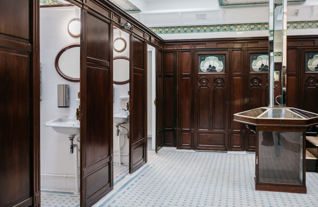 Intérieur des lavatory de la Madeleine à Paris