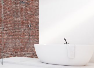 Douche avec panneaux muraux façon brique Vipanel de Roth