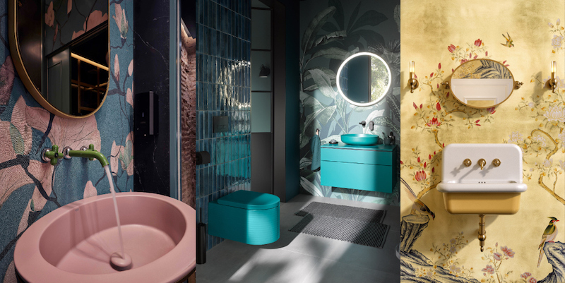trois salles de bains dont les appareils sanitaires sont en couleur, coordonnée au revêtement mural.
