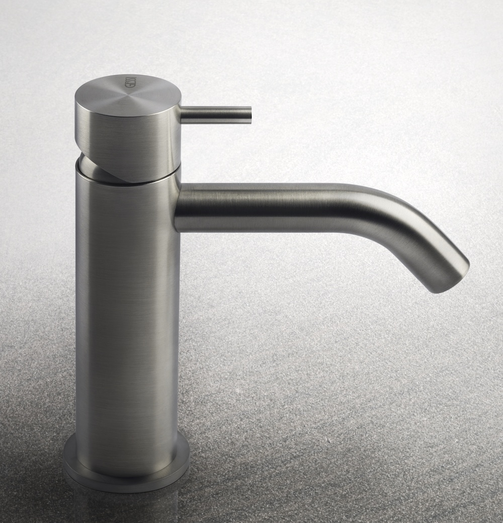 Mitigeur de lavabo design, en finition inox brossé.